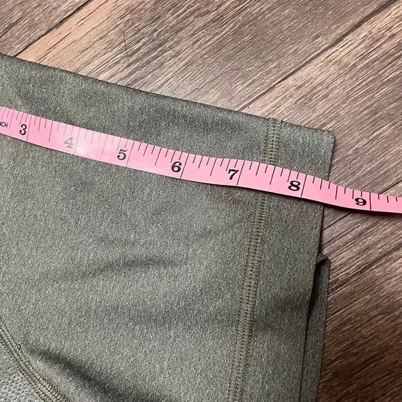 Vuori Grandview Tech Tee Olive Green Mesh Performance Shirt L V197 Breathable - Picture 8 of 8